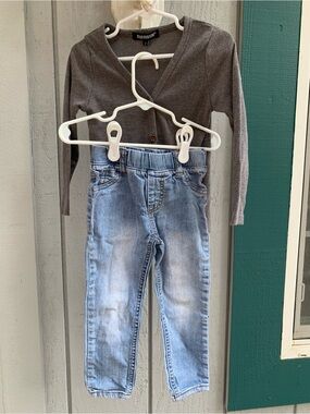Beau Hudson Gray Cardigan and Light Blue Denim Jogger Jeggings - 2t